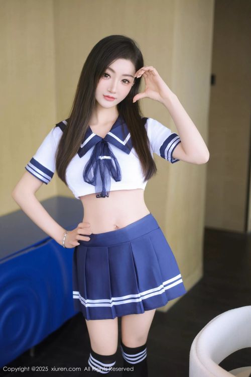 Tempting JK uniform shows white underwear, beautiful 60P photos show charming curves