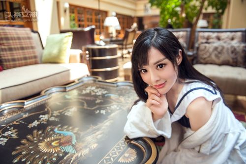 Fantasy girl Joo Hee-yeon is pure and blooming in the lobby of the hotel